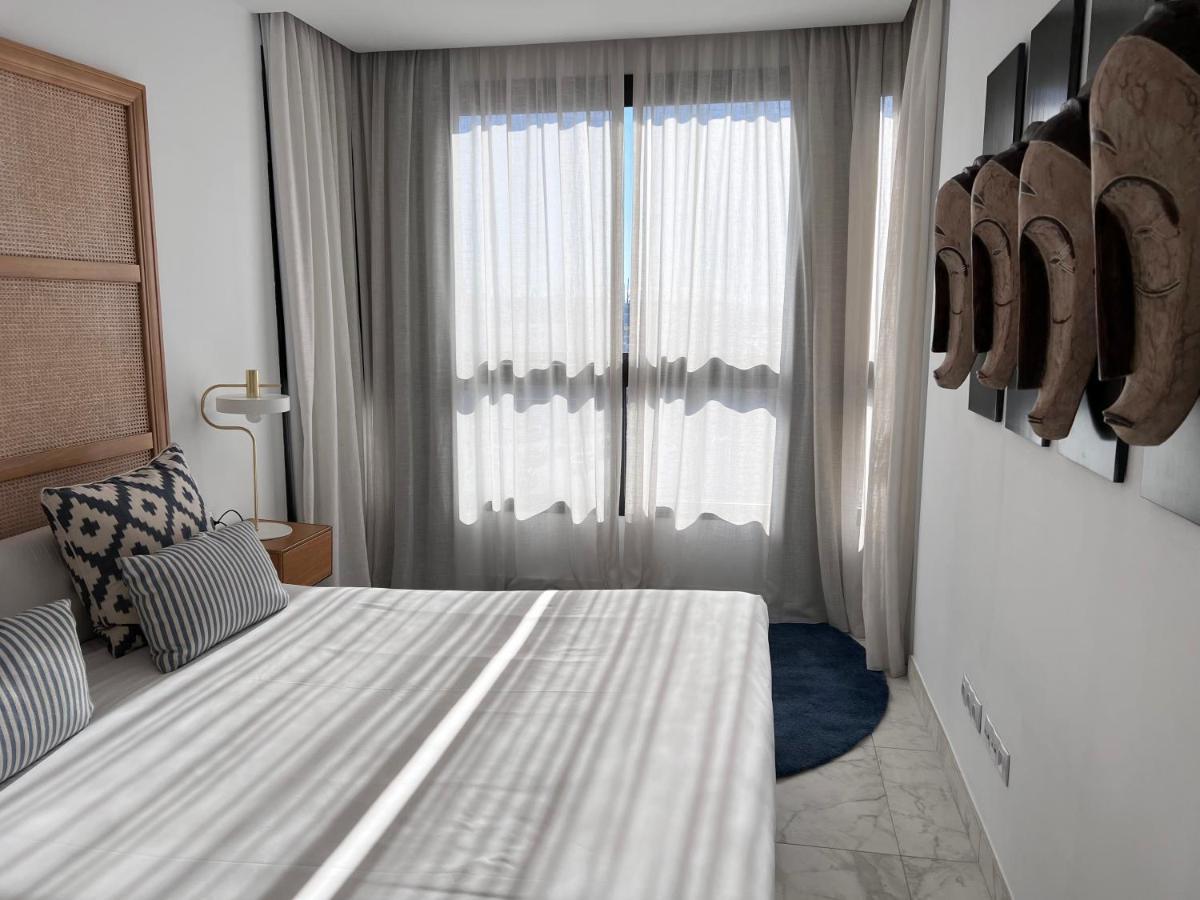 Valencia Luxury - Calma Beach Apartments Экстерьер фото